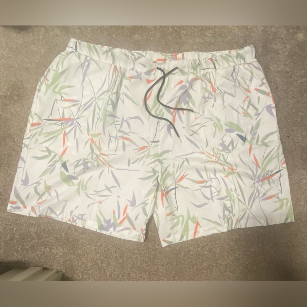 NWOT Men SHEIN shorts Size 6XL.